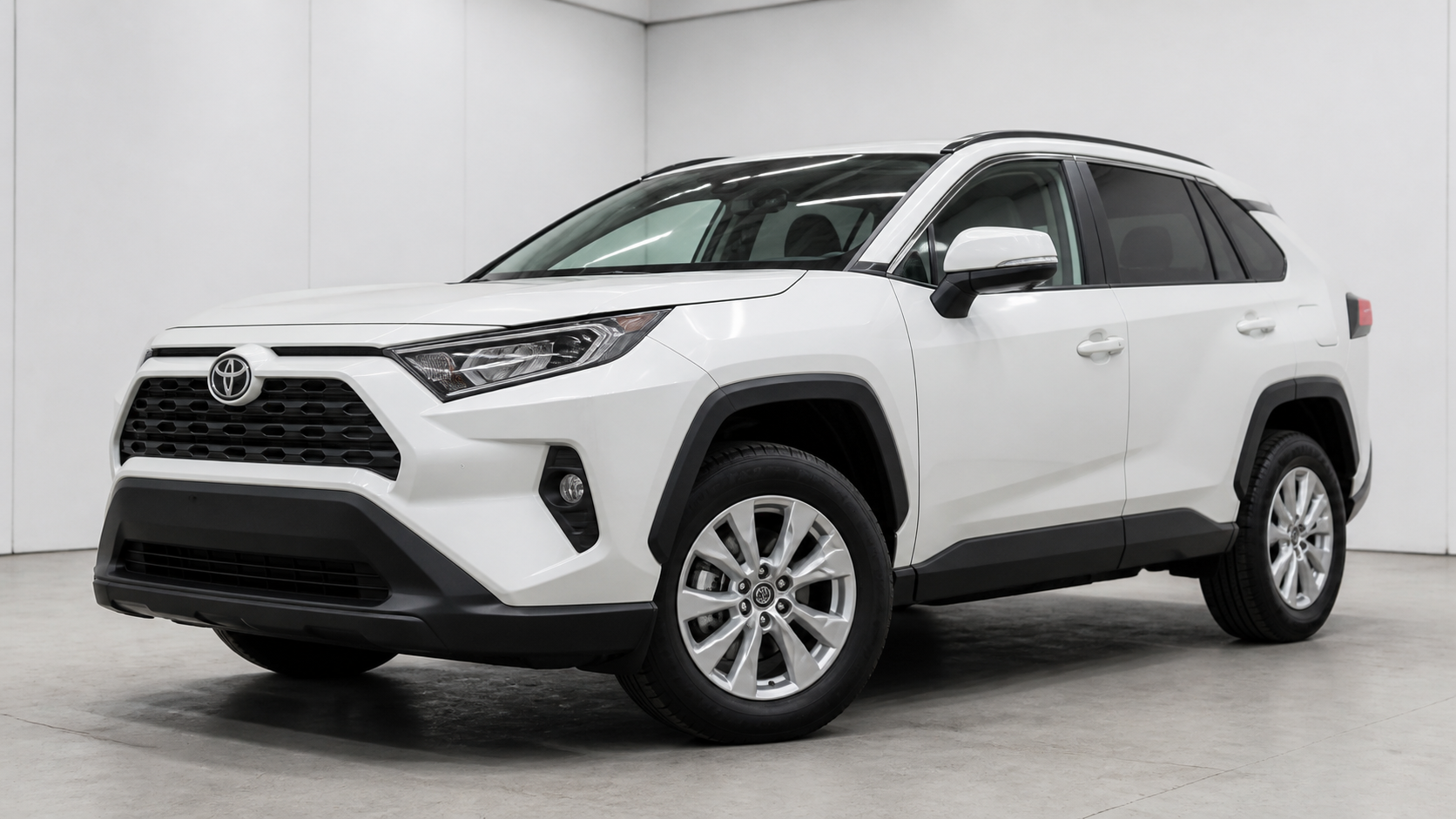 トヨタ RAV4の車体全体と純正ホイールを確認する説明用イメージ