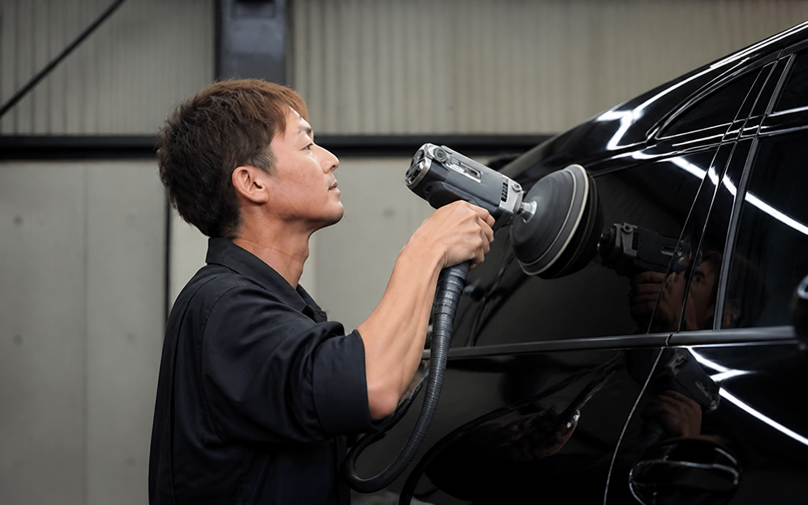 熟練職人による下地づくり